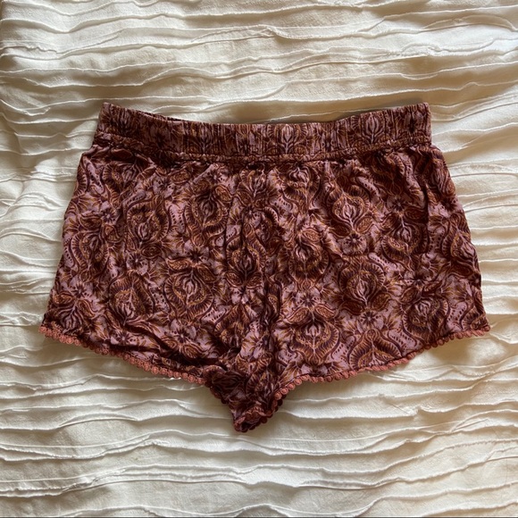 Comfy Summer Shorts - Picture 3 of 6